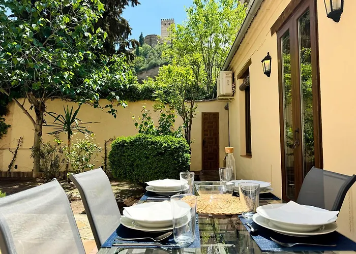 Casa Junto A La Alhambra Con Vistas Y Jardin Privado